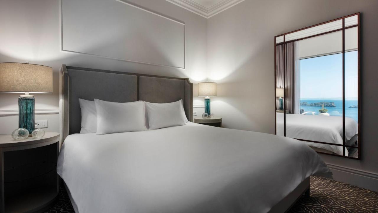 Royal Ariston Hotel
