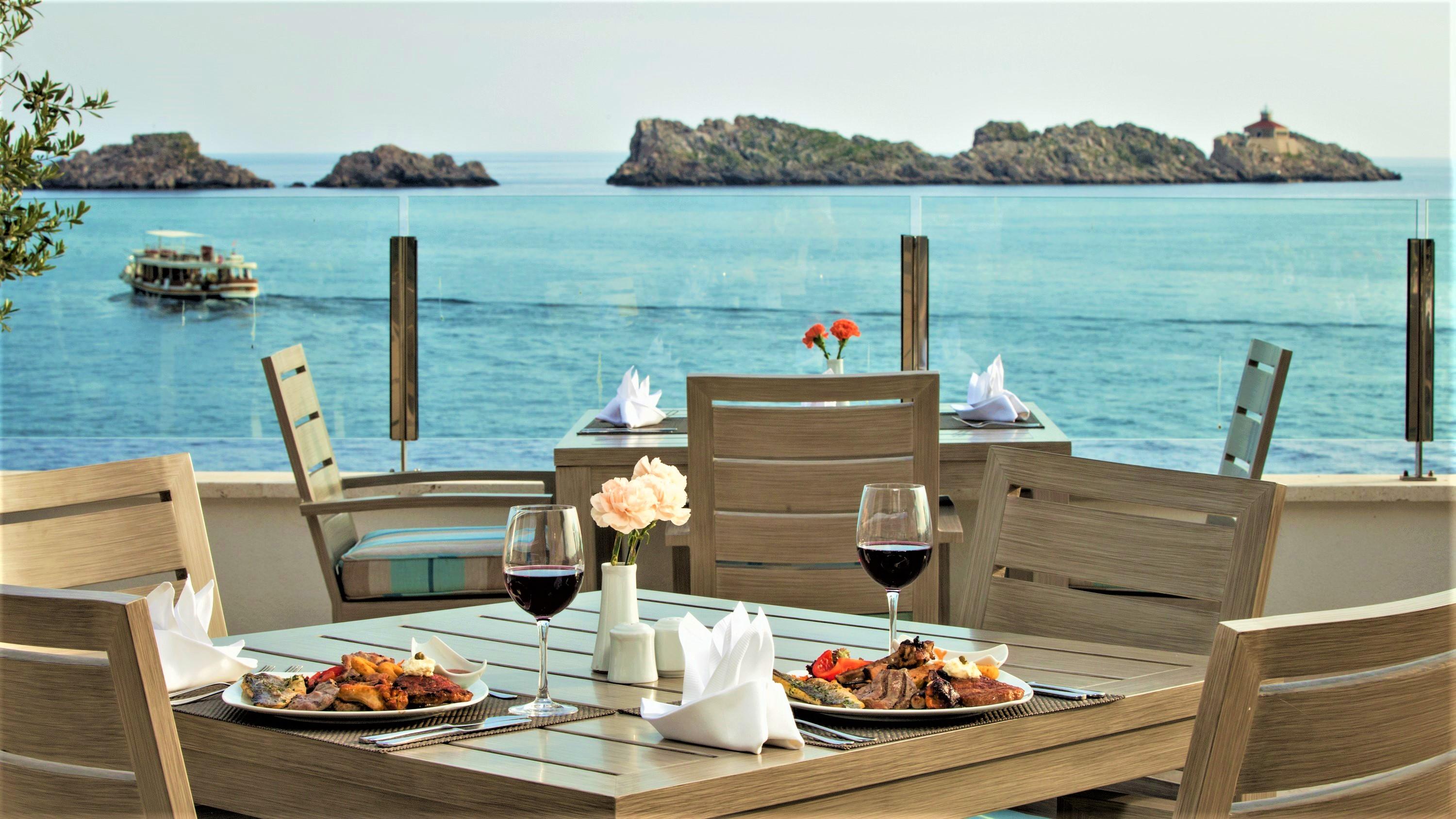 Royal Ariston Hotel